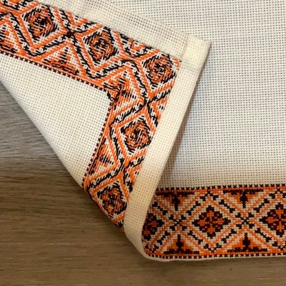 Ukrainian “veshechya” hand embroidered table linen made in Ukraine - Picture 4 of 4